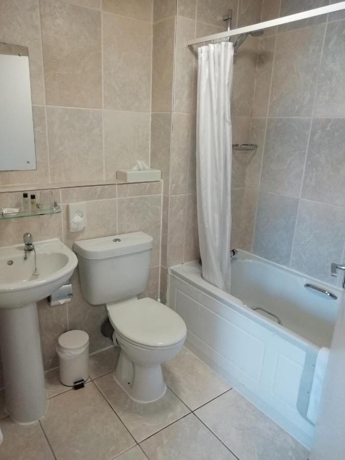 Superior Room with One Double and One Single Bed,1446170404:JPEG